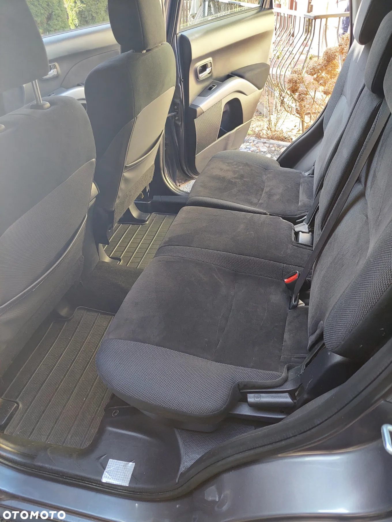 Mitsubishi Outlander - 11