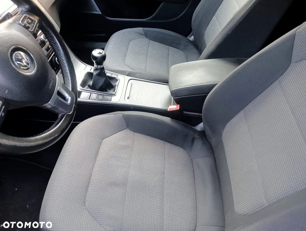 Volkswagen Passat 2.0 TDI Comfortline - 5