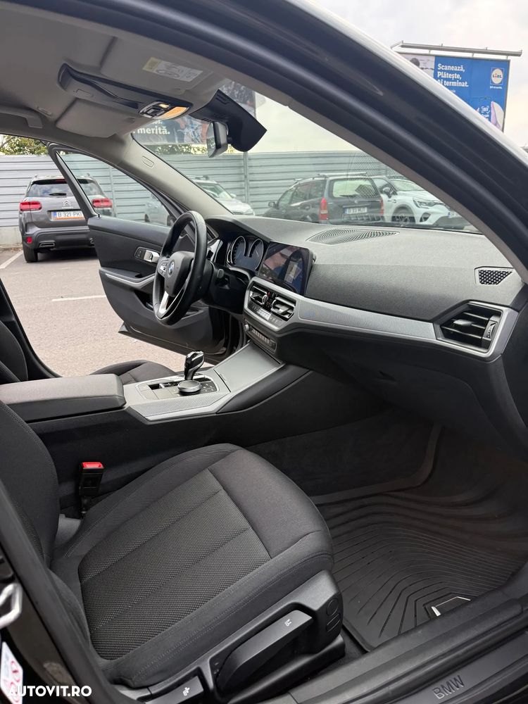 BMW 3 Series 2019 — imagine 38