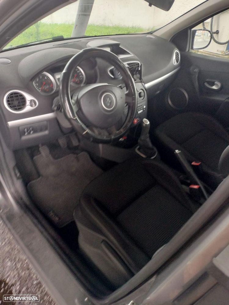 Renault Clio - 6