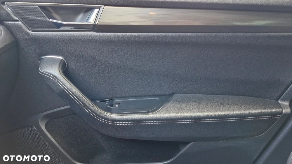 Skoda Superb 2.0 TDI SCR Style DSG - 17