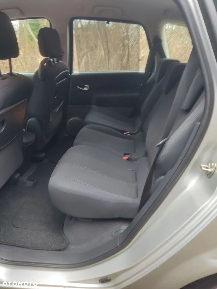 Renault Scenic 2.0 16V Privilege - 14