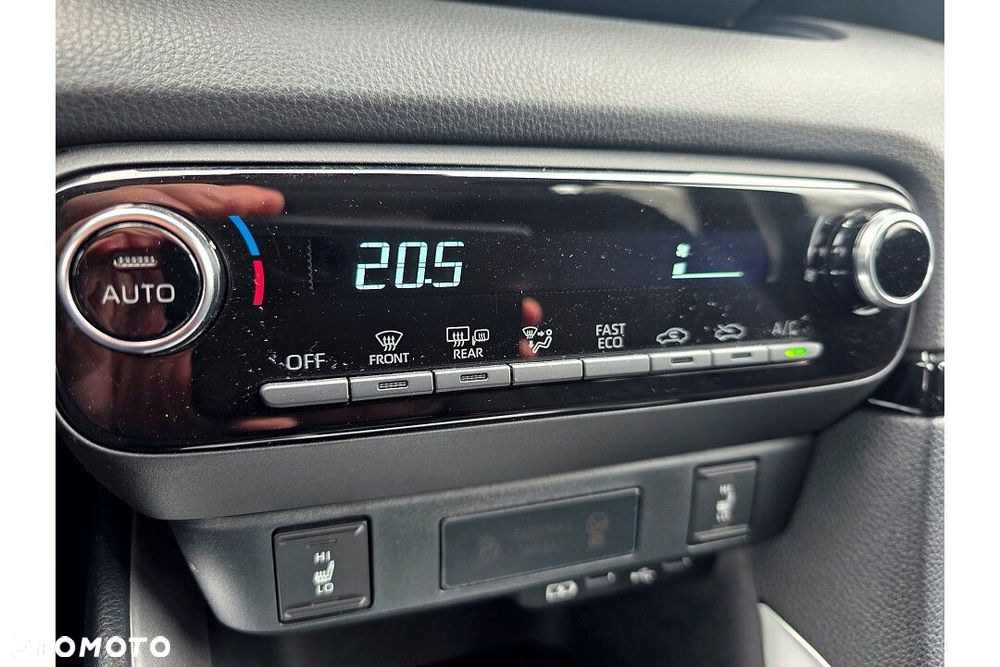 Mazda 2 Hybrid - 21
