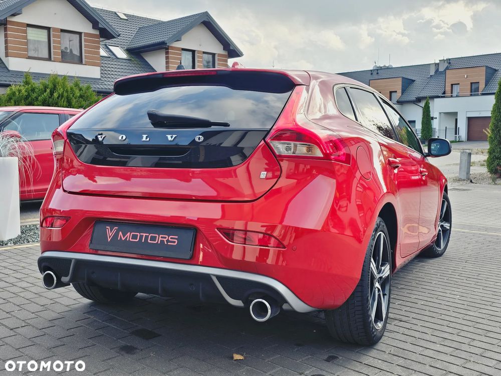 Volvo V40 D2 Drive-E R-Design Momentum - 5