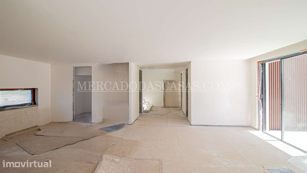 Moradia T4 de Luxo com Piscina Aquecida e Jardim - Grande imagem: 5/20