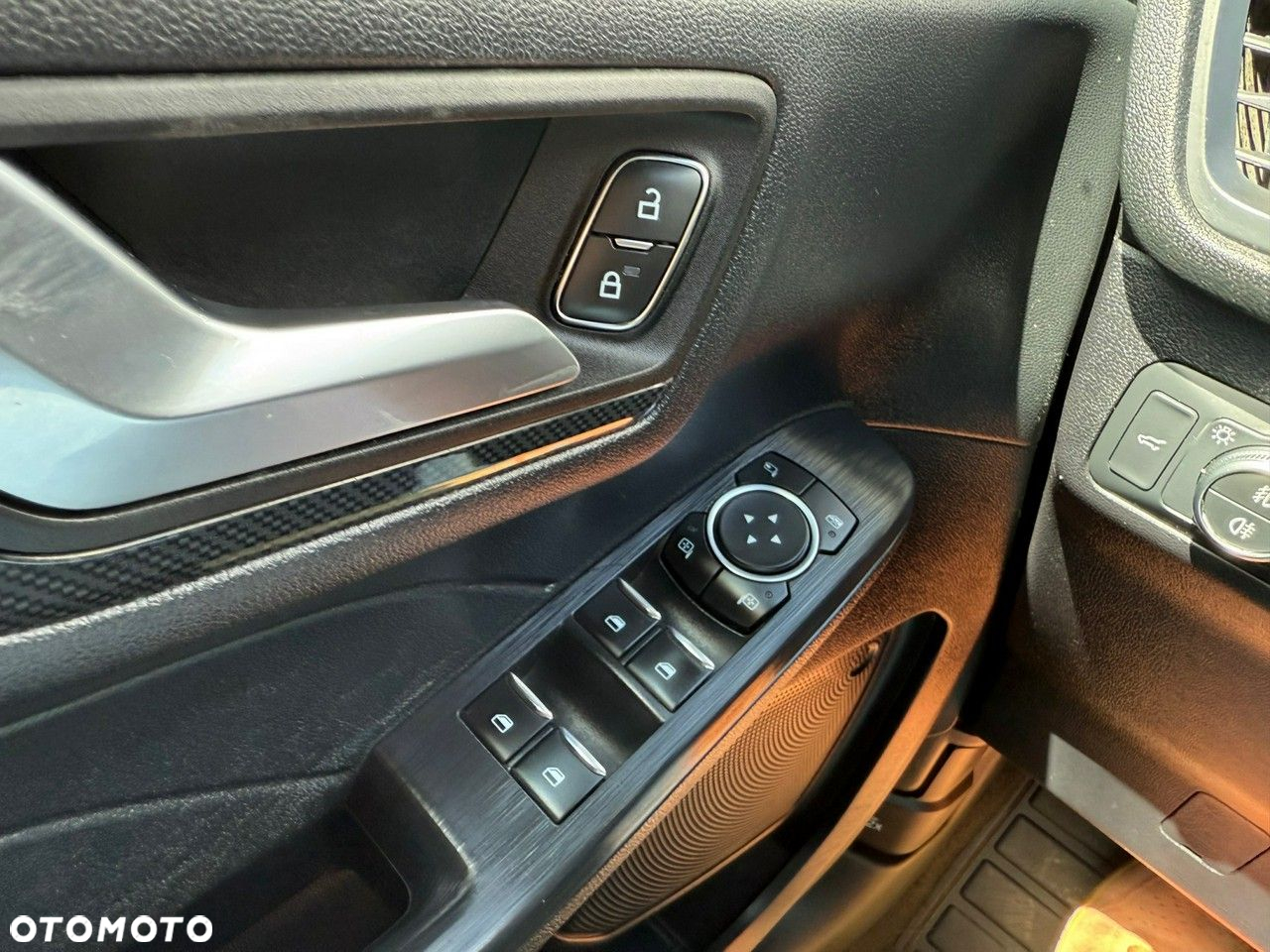 Ford Kuga - 14