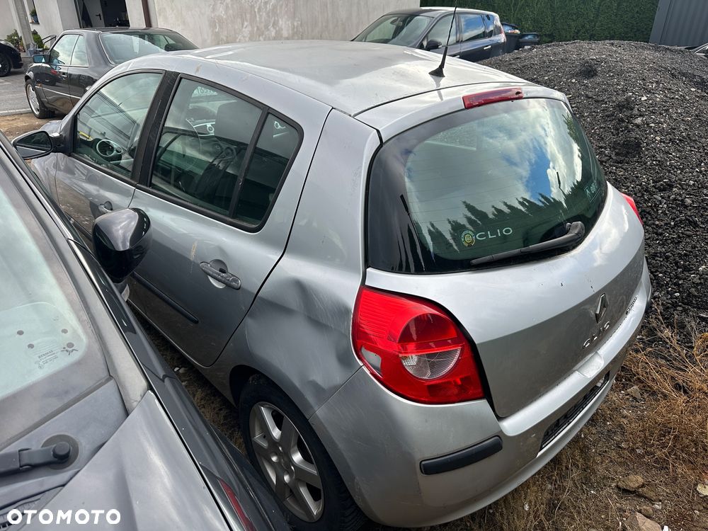 Renault Clio 1.2 16V Authentique - 5