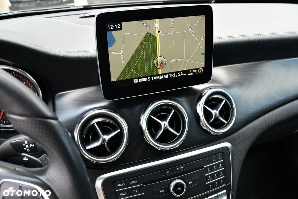 Mercedes-Benz GLA 250 4Matic 7G-DCT AMG Line - 17