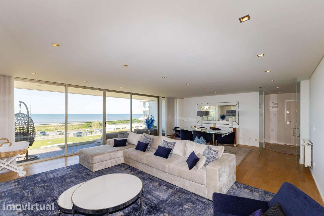 T3 com 3 Suites, Vista Mar e Piscina na 1ª Linha da Madalena - Grande imagem: 2/43