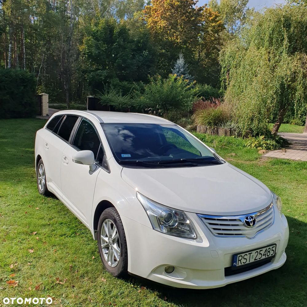 Toyota Avensis 2.0 D-4D Sol Premium - 1