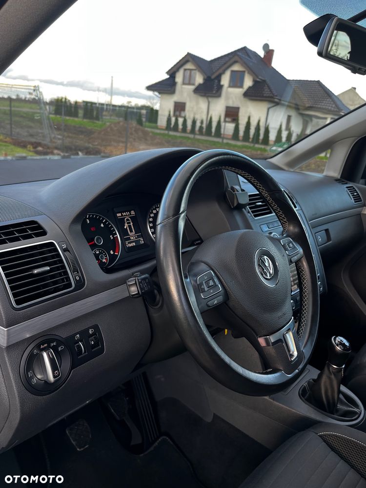 Volkswagen Touran 1.6 TDI DPF BlueMotion Technology Cup - 19