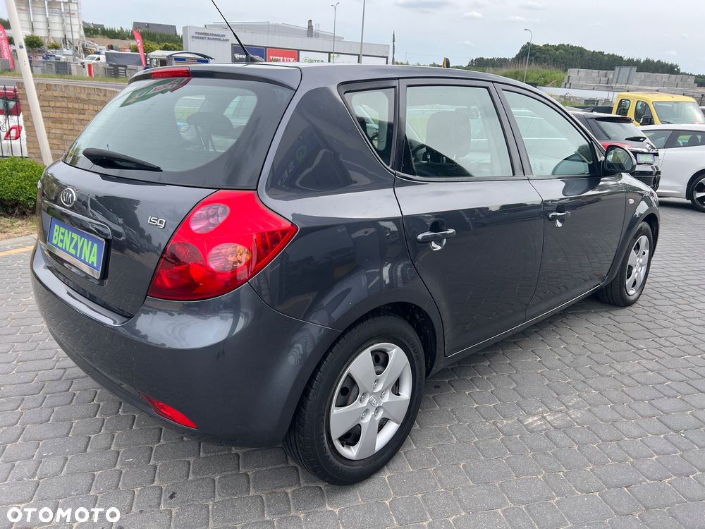 Kia Ceed 1.4 Comfort + - 7