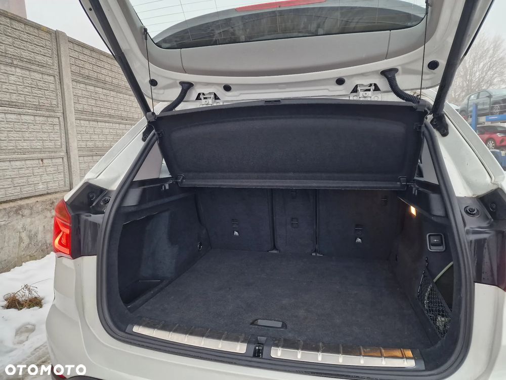 BMW X1 sDrive18i xLine - 21