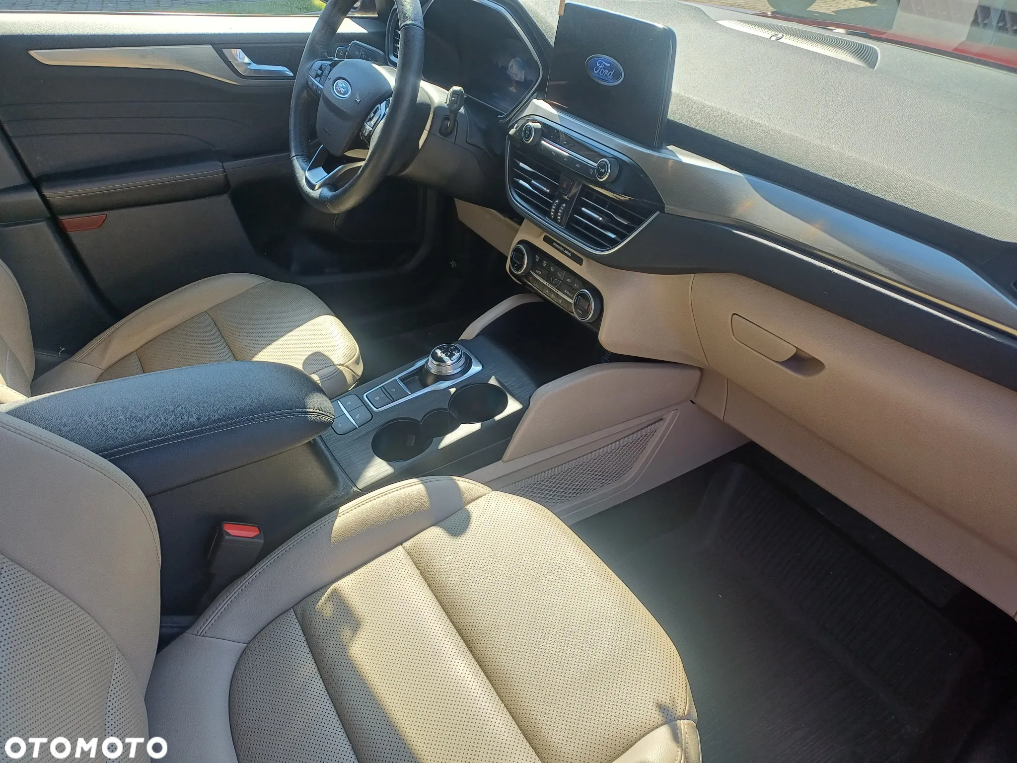Ford Escape 2.0 EcoBoost AWD Titanium - 11