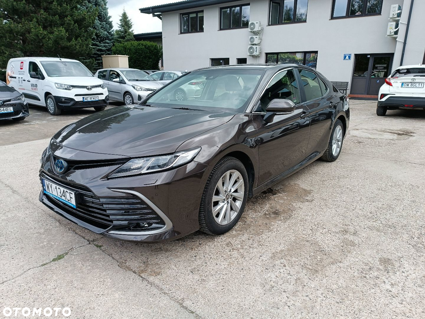 Toyota Camry - 2