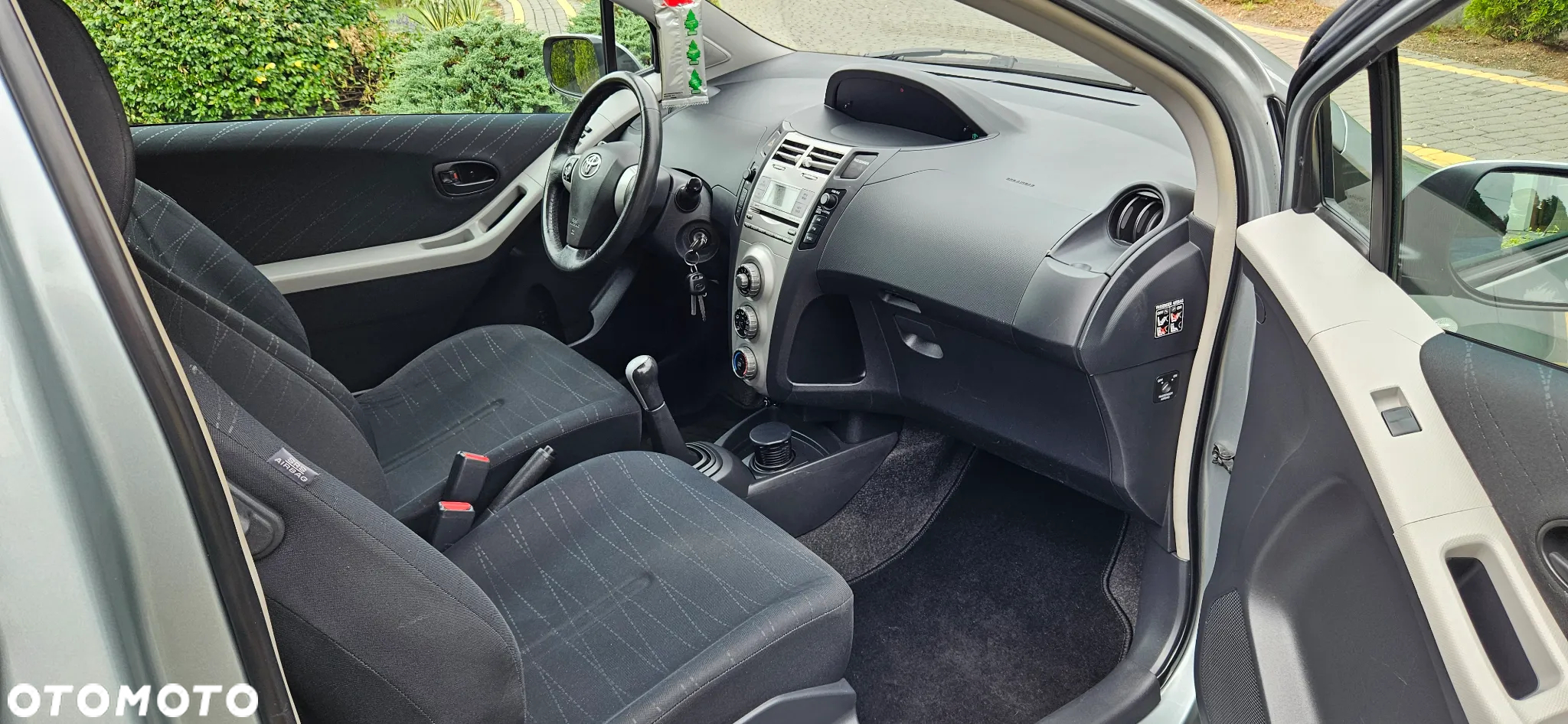 Toyota Yaris 1.3 Sol - 9
