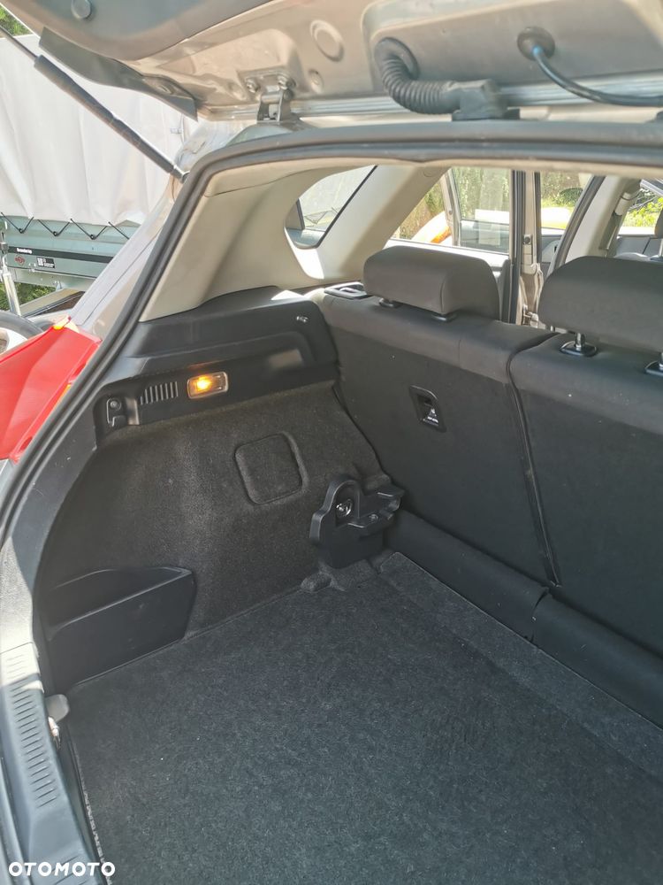 Toyota Auris 1.6 Premium + - 14