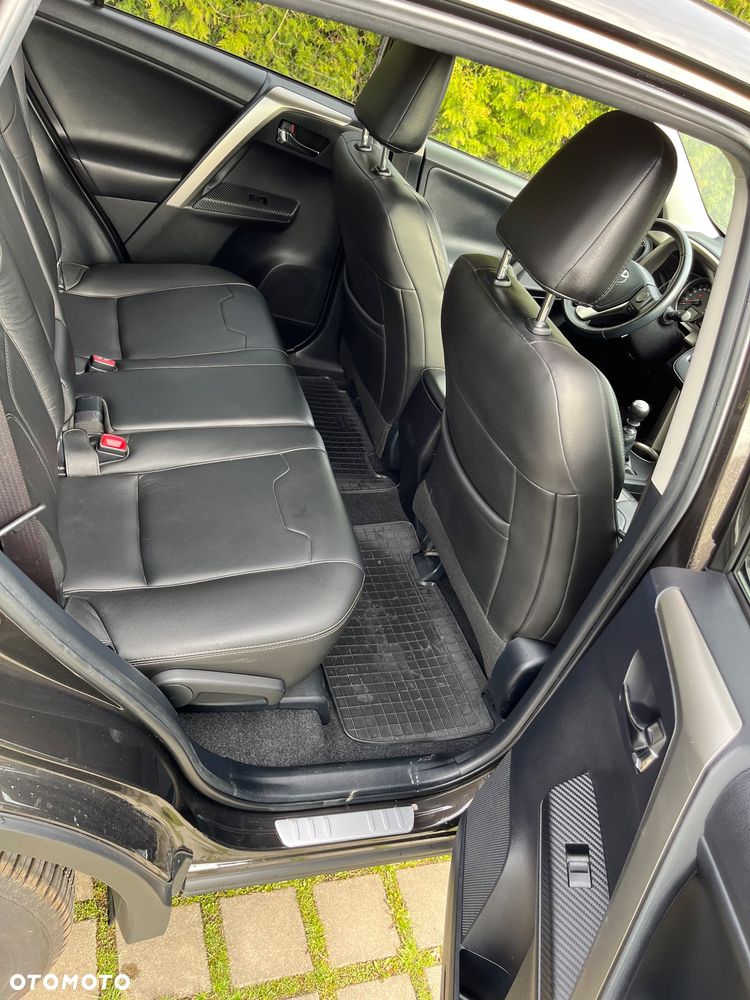 Toyota RAV4 2.0 D-4D 4x4 - 10