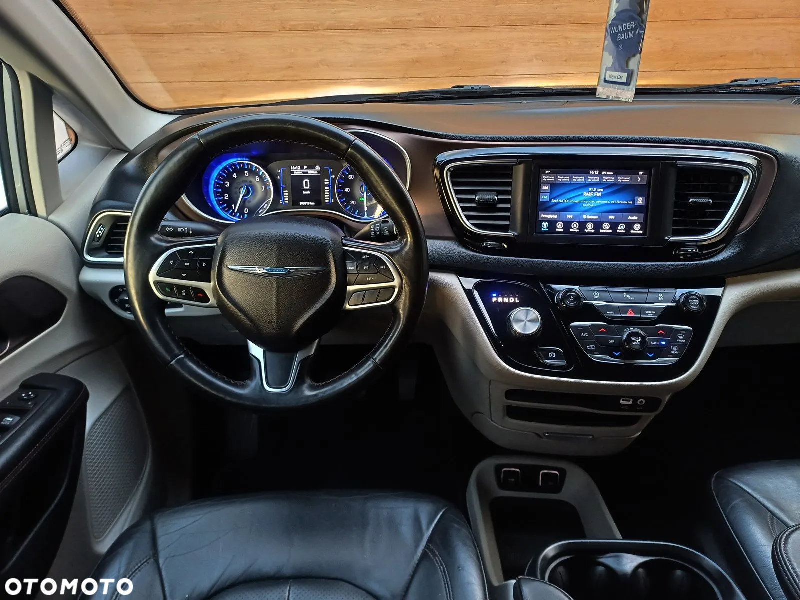 Chrysler Pacifica - 10