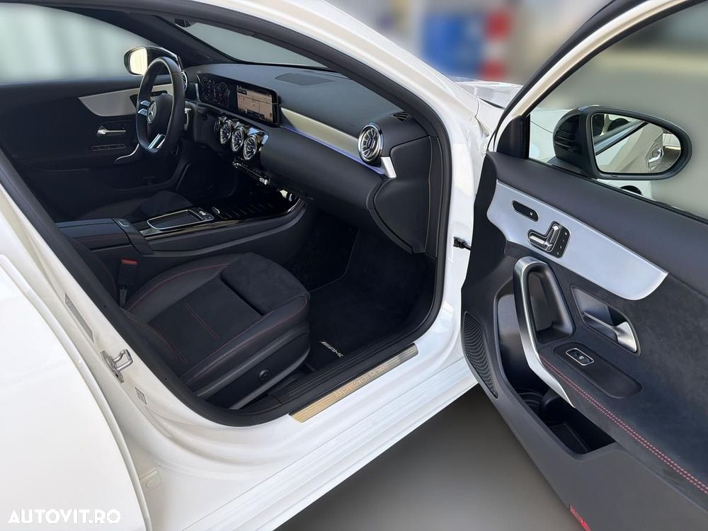 Mercedes-Benz A 200 Sedan MHEV 7G-DCT - 14