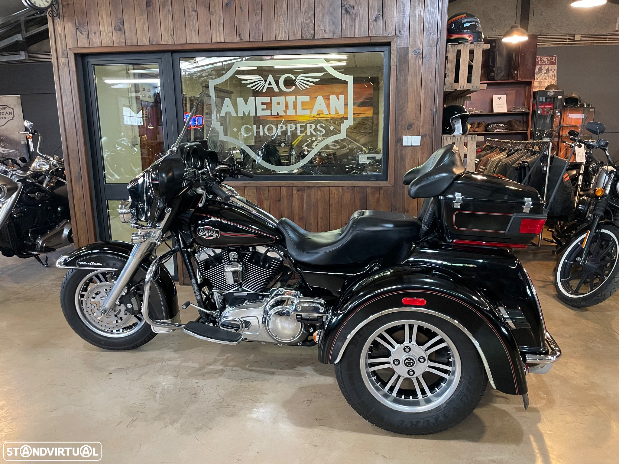 Harley-Davidson FLHTCU Triciclo - 16