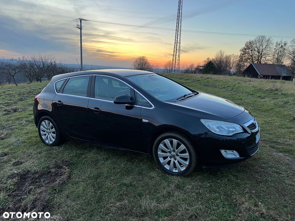 Opel Astra 2.0 CDTI DPF Automatik Cosmo - 2