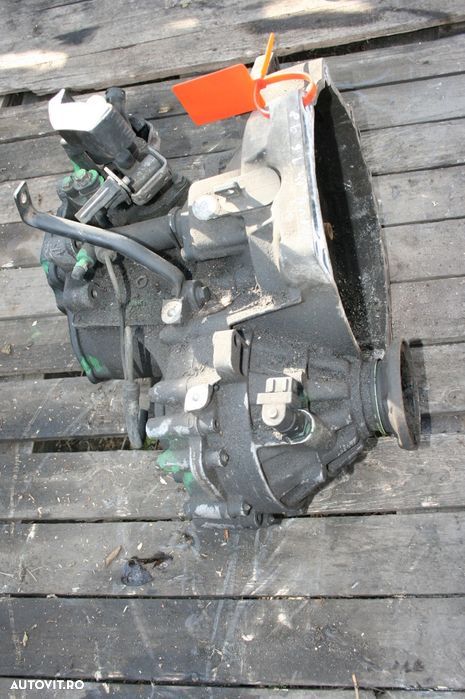 Cutie Viteze Audi A4 B5 1.6 Benzina An 1994-1999 5+1 Viteze - 4
