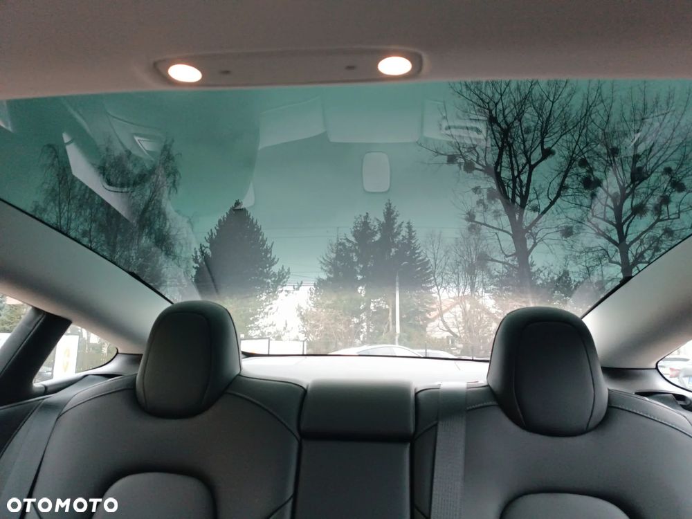 Tesla Model 3 - 10