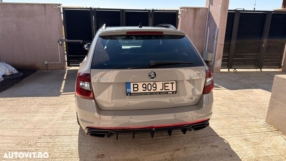 Skoda Octavia 2.0 245 TSI DSG RS - 8