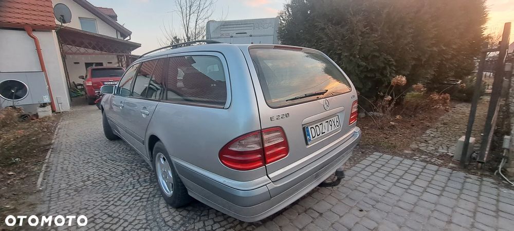 Mercedes-Benz Klasa E 200 CDI Classic DPF - 5
