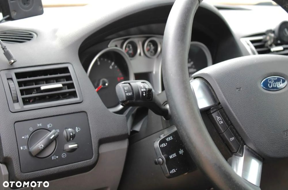 Ford Kuga 2.0 TDCi 4x4 Titanium - 8