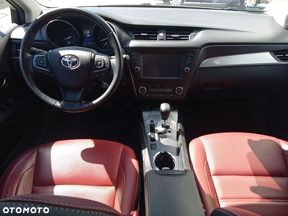 Toyota Avensis 1.8 Selection MS - 17