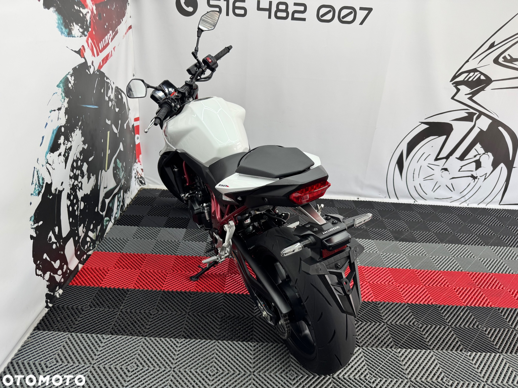 Honda CB - 11