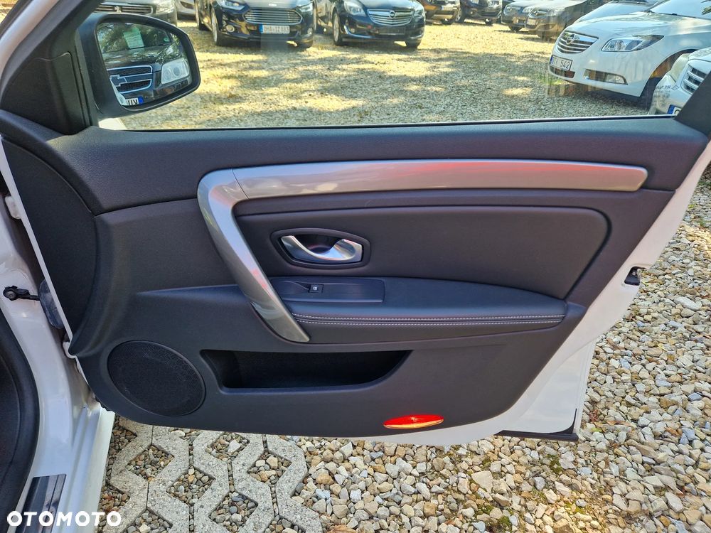 Renault Laguna Grandtour 2.0 16V Expression - 29