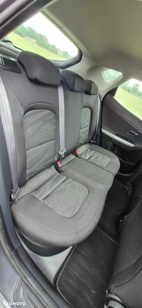 Kia Ceed 1.4 L - 6