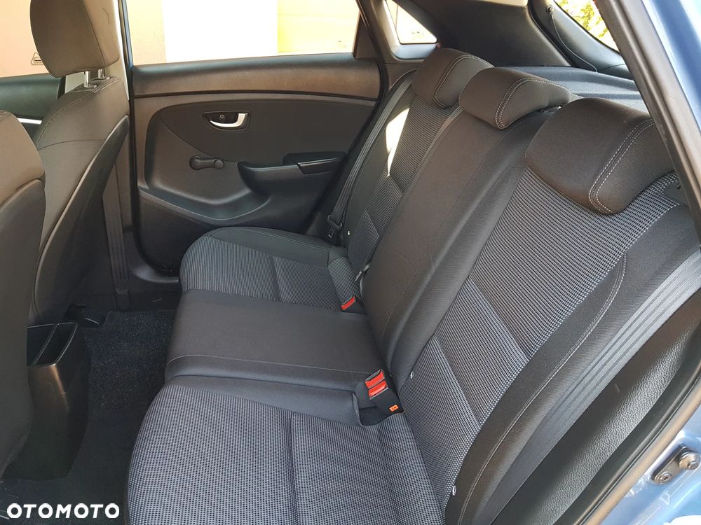Hyundai i30 blue 1.4 Classic - 32