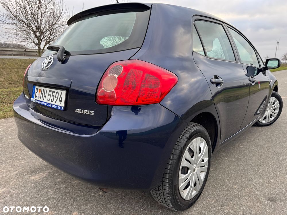 Toyota Auris 1.6 VVT-i Executive - 4
