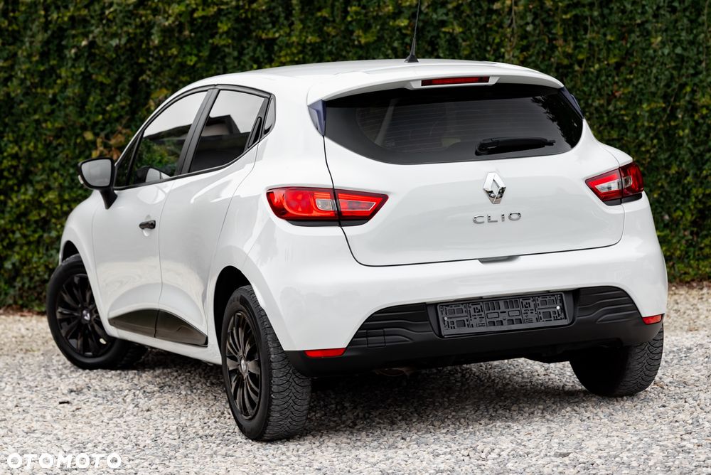 Renault Clio 1.2 16V Authentique - 8