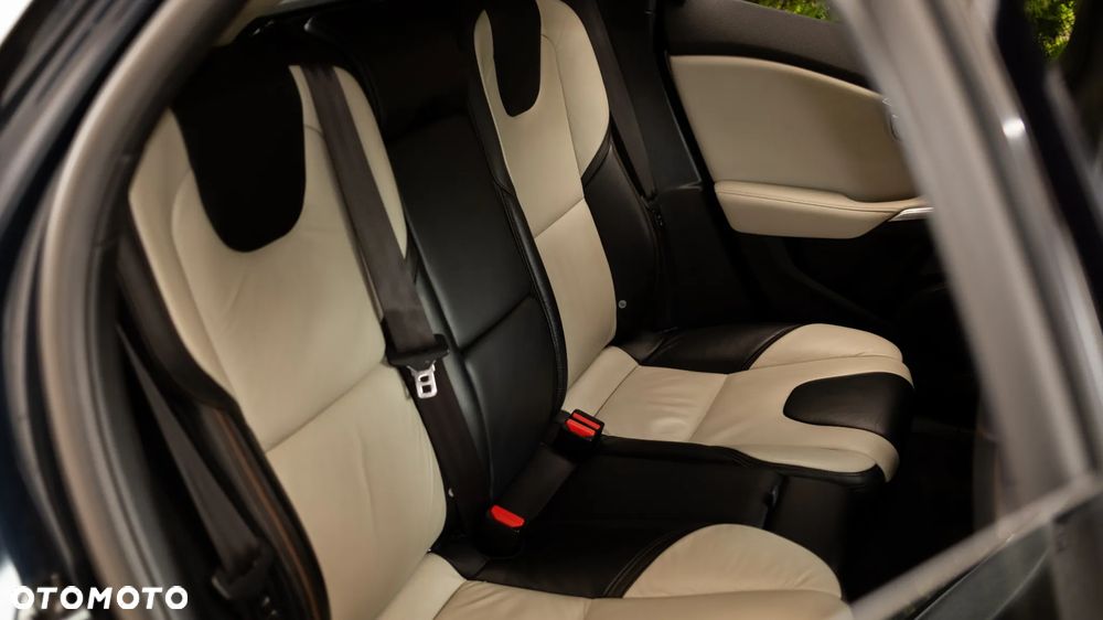 Volvo V40 Cross Country D2 - 6