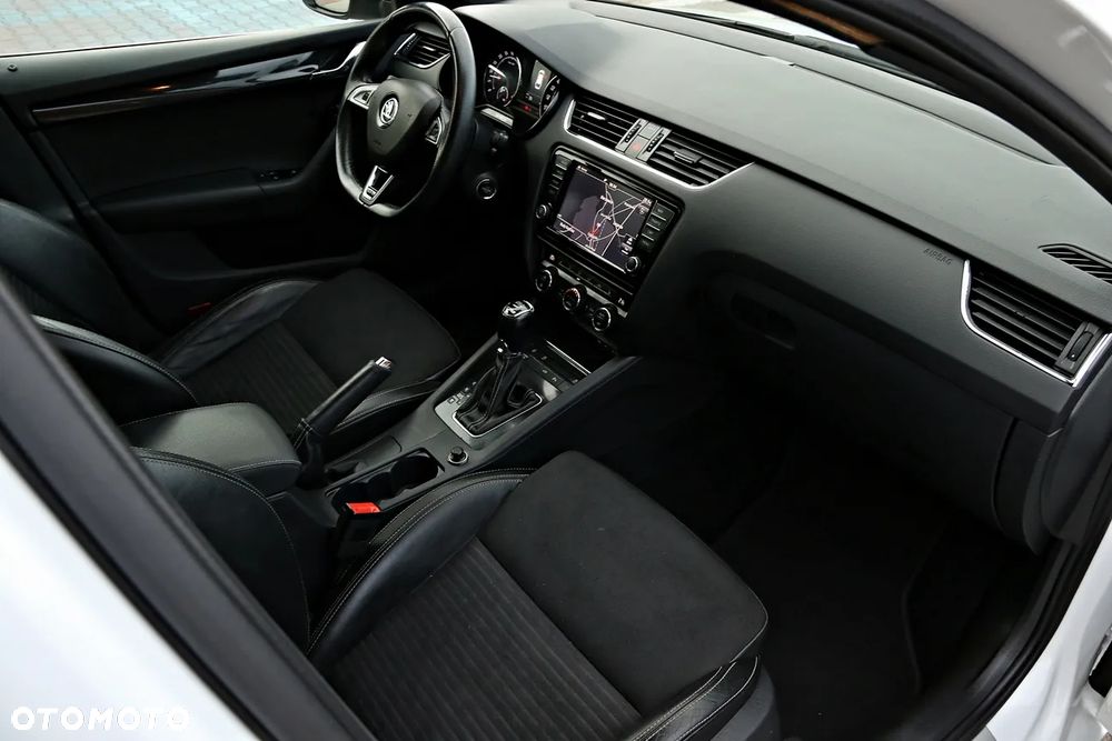 Skoda Octavia 2.0 TDI DSG RS - 7
