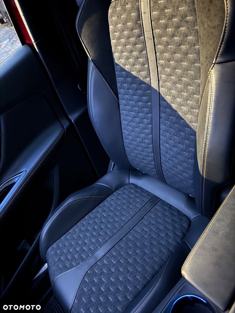 Peugeot 3008 1.2 PureTech Road Trip S&S EAT8 - 21