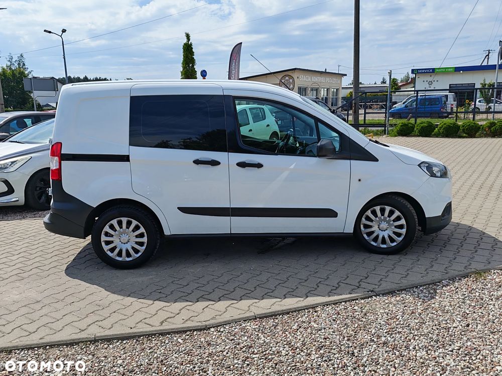 Ford Transit Courier - 10