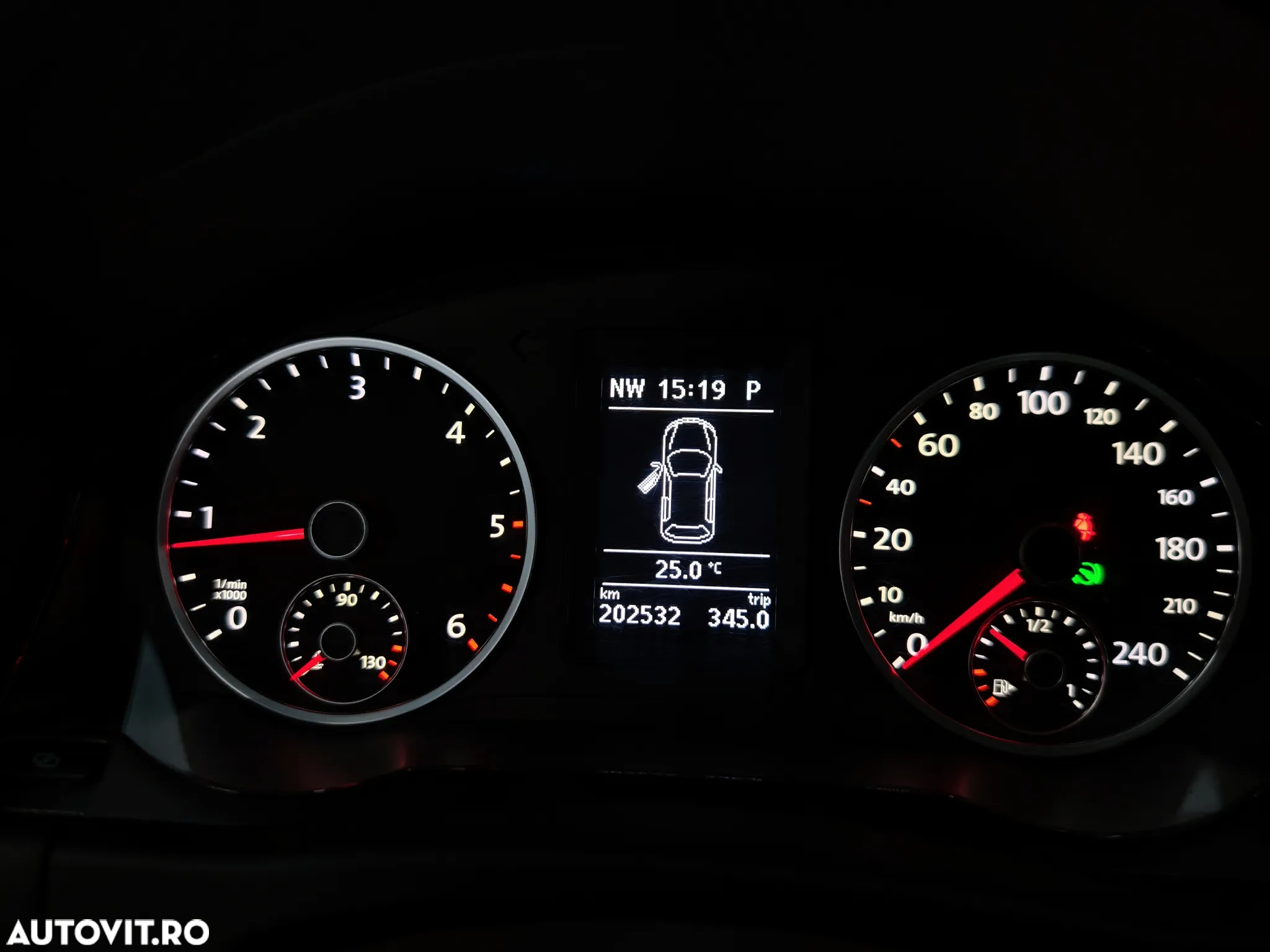 Volkswagen Tiguan 2.0 TDI 4Motion DSG Sport & Style - 20
