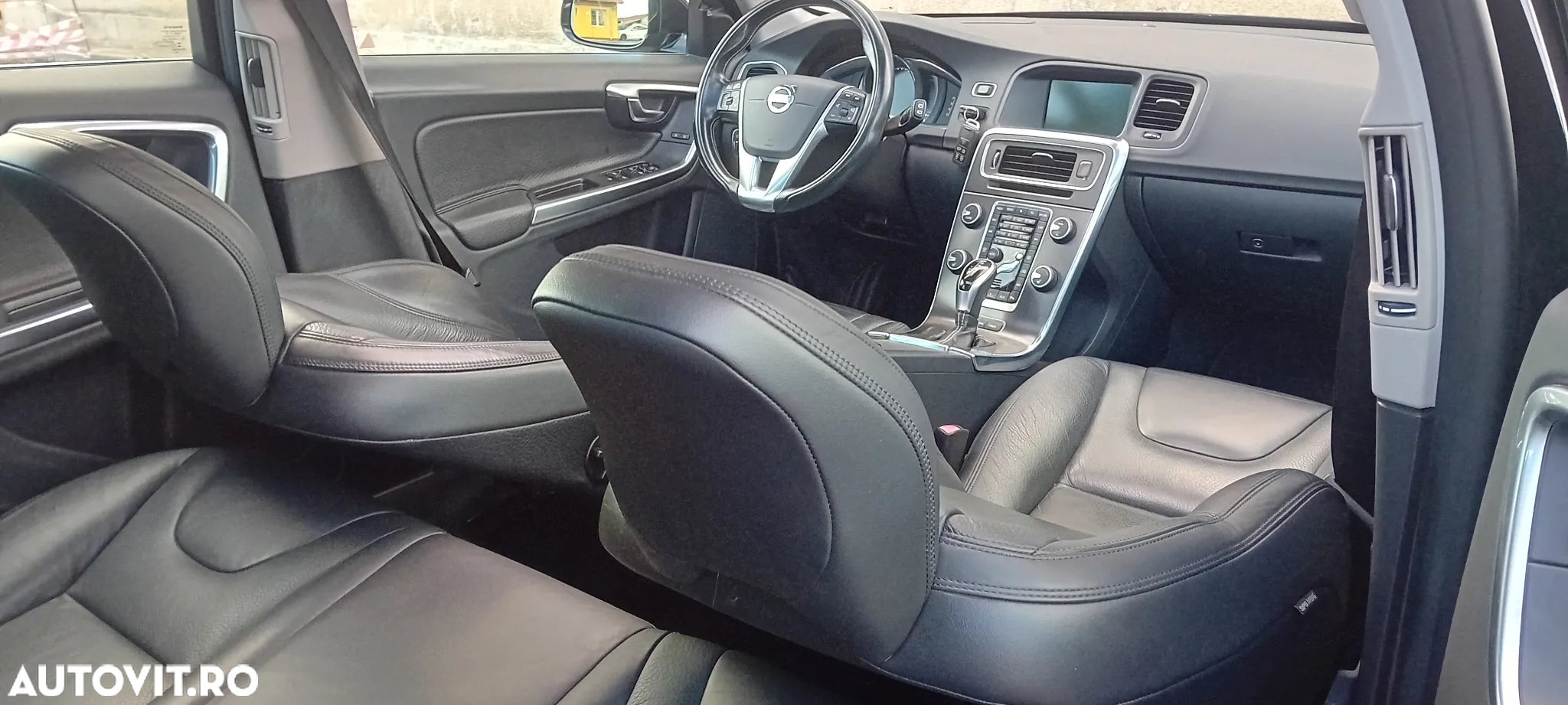 Volvo V60 D6 Plug-In-Hybrid AWD Geartronic Summum - 10
