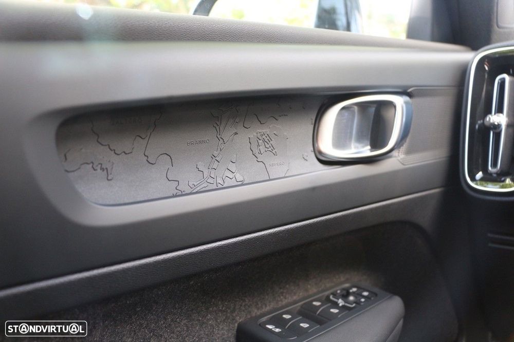 Volvo XC 40 Recharge Plus - 32