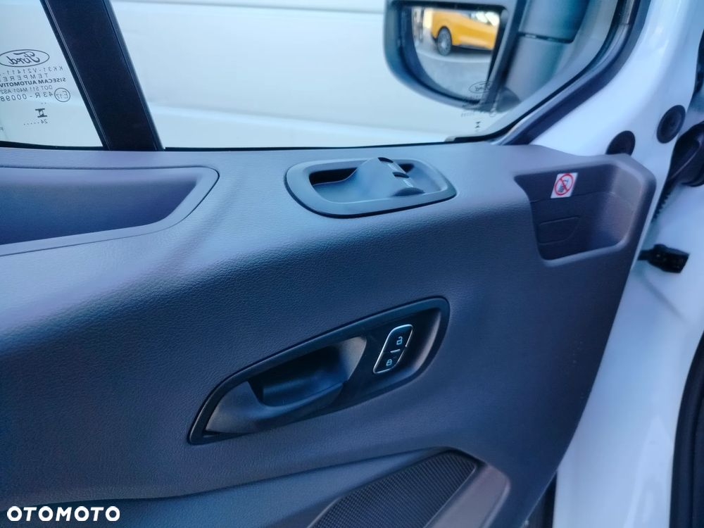 Ford Transit - 12