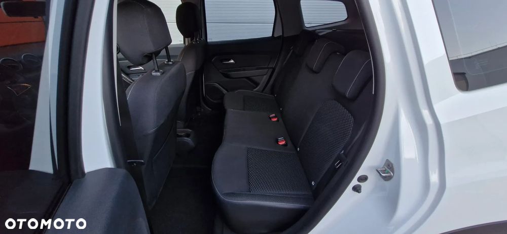 Dacia Duster 1.6 SCe Urban Explorer S&S - 27