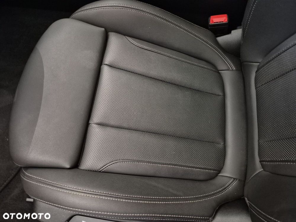 BMW Seria 3 320d xDrive mHEV - 13