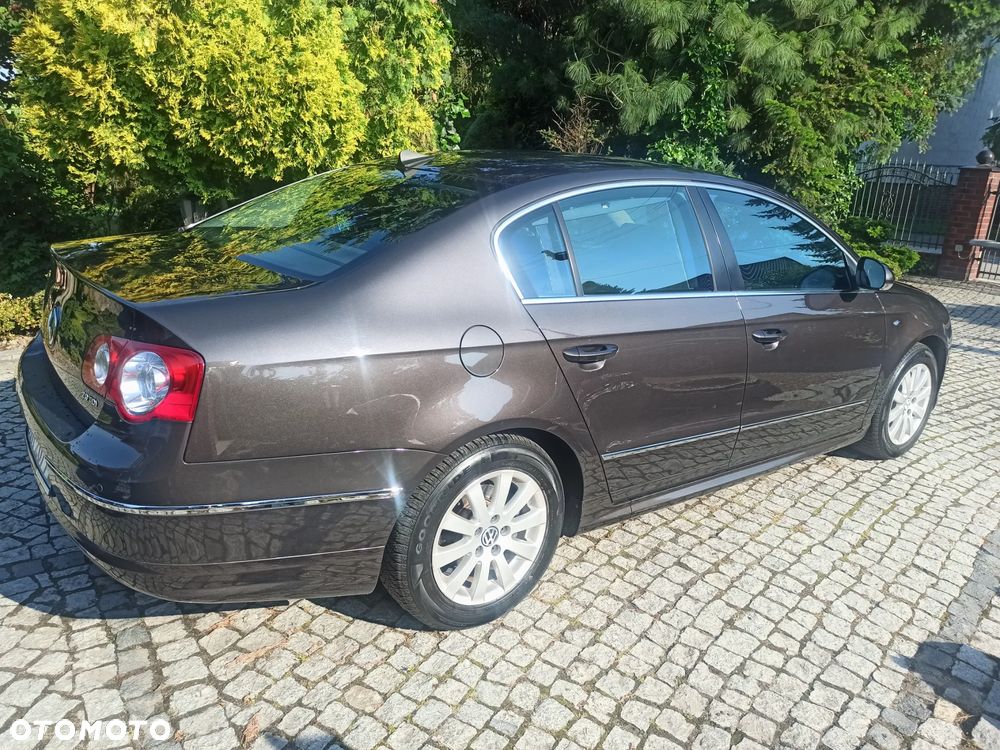 Volkswagen Passat 2.0 TDI Comfortline - 12