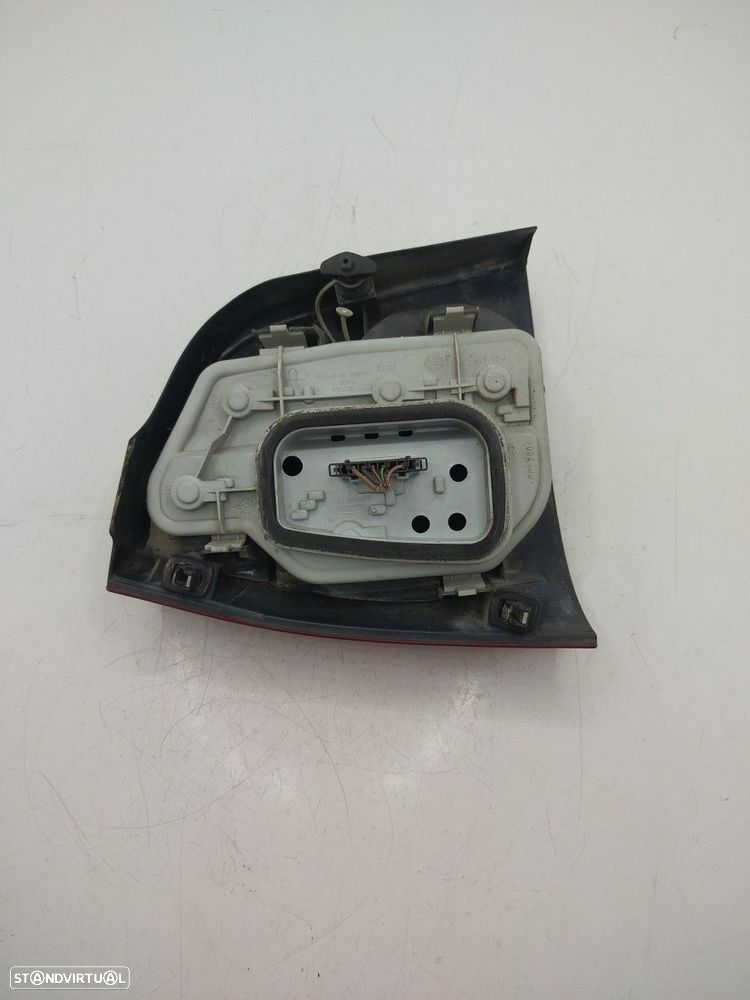 Farolim Stop Dto Volkswagen Polo (9N_) - 3